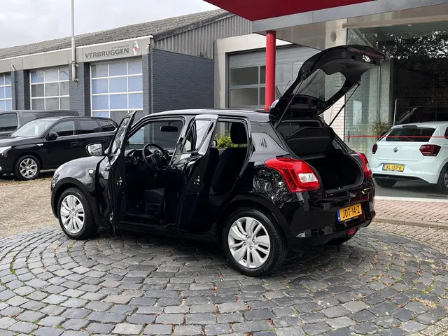 Suzuki Swift 1.0 Select 2019 Benzine 26
