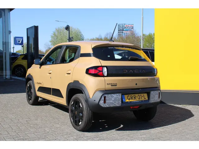 Dacia Spring 3