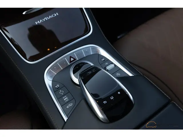 Mercedes-Benz S-Klasse 500 Maybach 2015 Benzine 39
