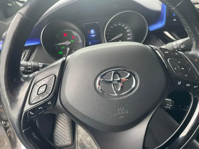 Toyota C-HR 1.8 Hybrid Bi-Tone Plus 2017 Hybride Benzine 7
