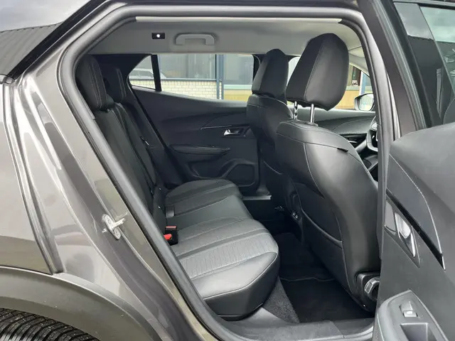 Peugeot 2008 1.2 PureTech Allure Pack 2021 Benzine 27