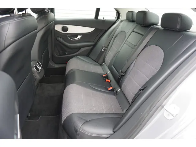 Mercedes-Benz C-Klasse 180 Prestige 2014 Benzine 11