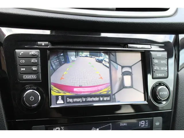 Nissan QASHQAI 1.2 Connect Edition 2015 Benzine 26