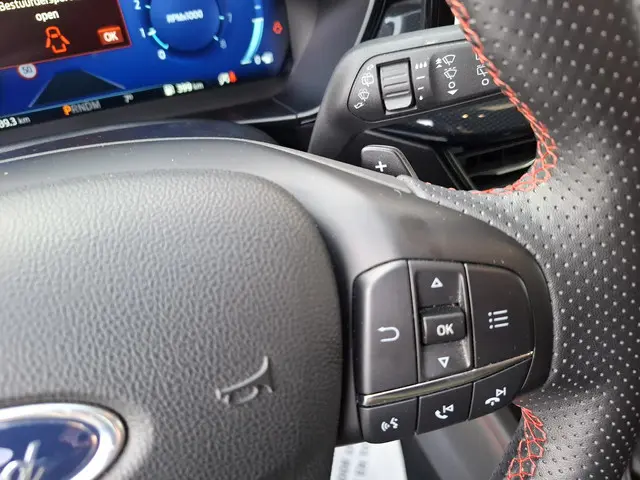 Ford Focus 1.0 EcoBoost Hybrid ST Line X 2023 Benzine 20