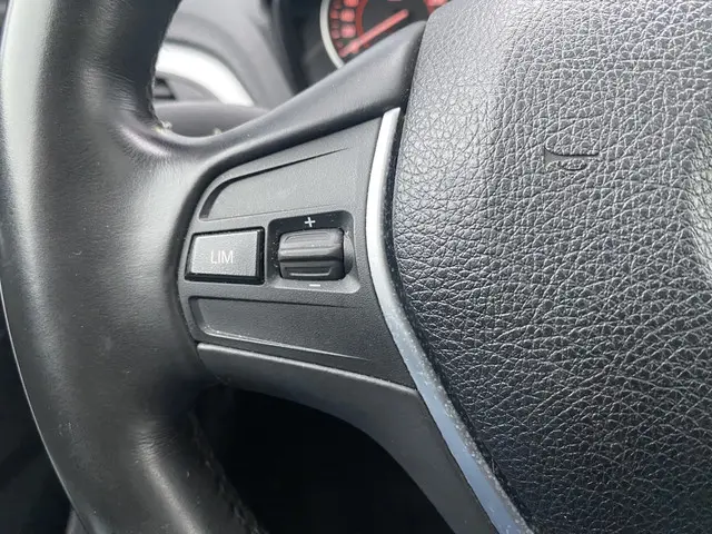 BMW 1 Serie 118i High Executive 2012 Benzine 23