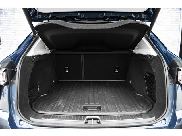 Lynk & Co 01 1.5 2021 Hybride Benzine 32