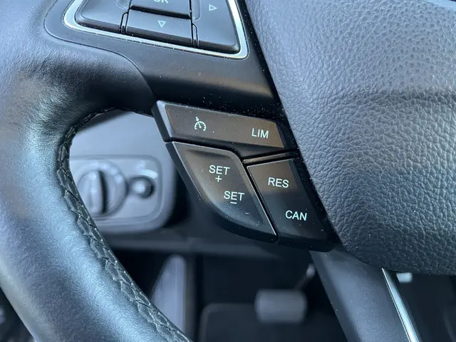 Ford C-MAX 1.5 Titanium 2015 Benzine 20