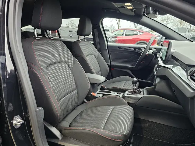 Ford Focus 1.0 EcoBoost Hybrid ST Line 2025 Benzine 10