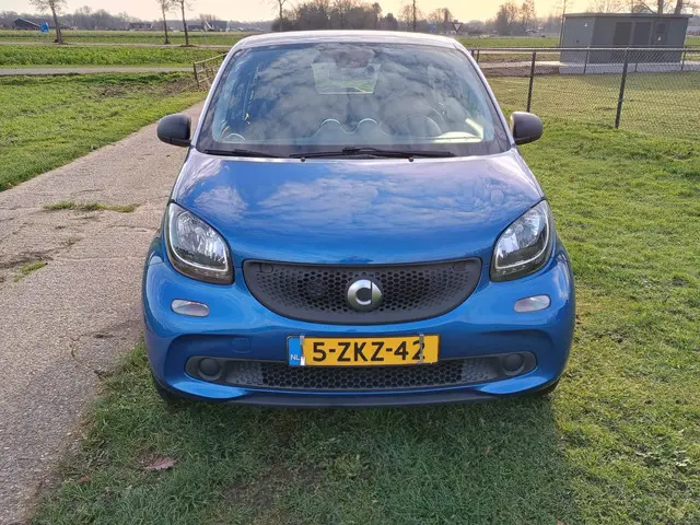 Smart Forfour 1.0 Essential Edition 2015 Benzine 2