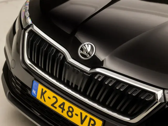 Škoda Kamiq 1.0 TSI Luxury Sport 2021 Benzine 33