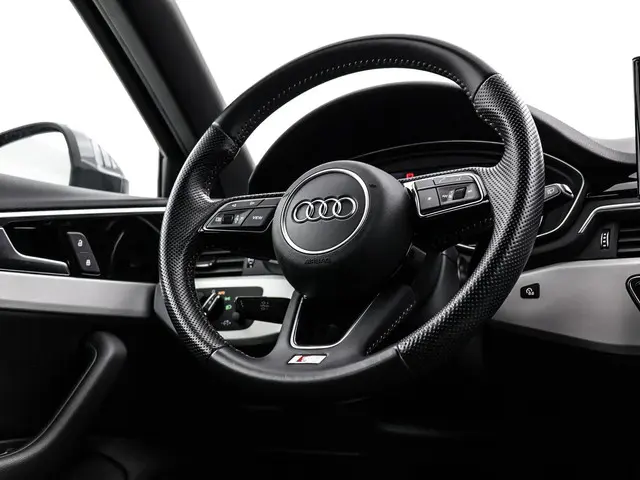 Audi A4 Avant 35 TFSI 150PK S line 2020 Benzine 32
