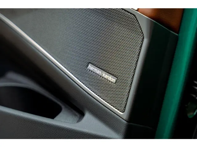 BMW M3 3-serie Touring xDrive Comp 2023 Benzine 32