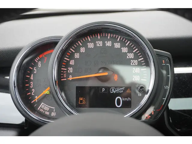 MINI 5-Deurs Cooper 2022 Benzine 20