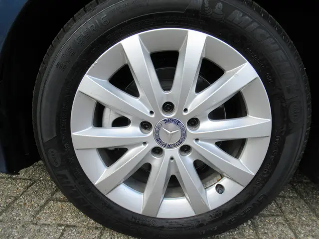 Mercedes-Benz B-Klasse 180 Automaat 2012 Benzine 17