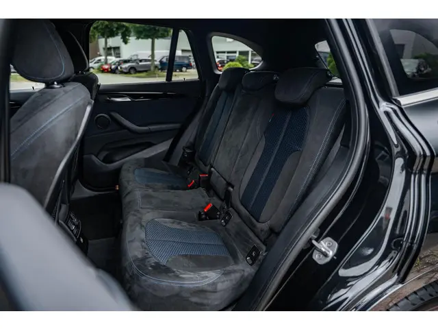 BMW X1 sDrive20i Centennial Executive 2016 Benzine 21