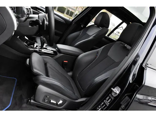 BMW X3 xDrive30i High M-Sport Pano-harmank 2020 Benzine 4