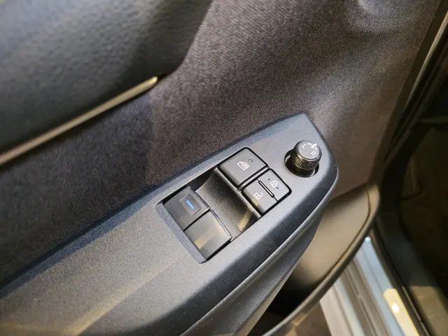 Toyota Yaris 1.5 Hybrid Active 2022 Hybride Benzine 23