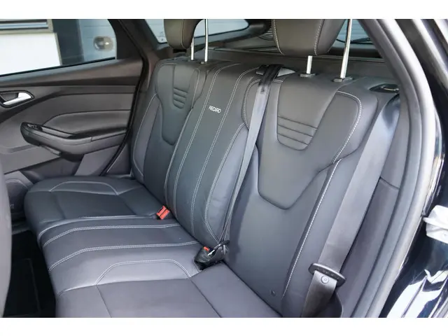 Ford Focus Wagon 2.0 EcoBoost ST-3 2014 Benzine 4