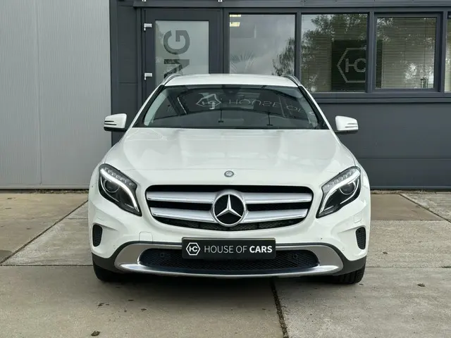 Mercedes-Benz GLA 180 Prestige 2016 Benzine 3