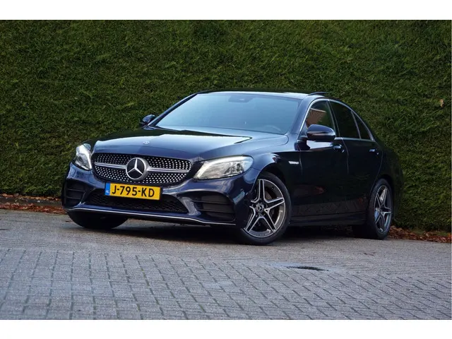 Mercedes-Benz C-Klasse C 180 AMG line 2020 Benzine 19