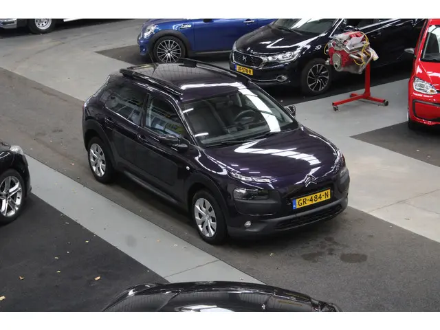 Citroën C4 Cactus 1.2 e-VTi Feel Automaat 2015 Benzine 27