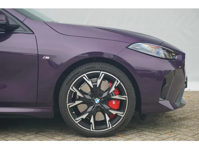 BMW 1 Serie 5-deurs 120 2025 Benzine 6