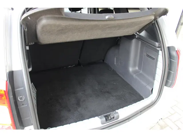 Dacia Duster 1.2 TCe 4x2 Blackshadow 2017 Benzine 10