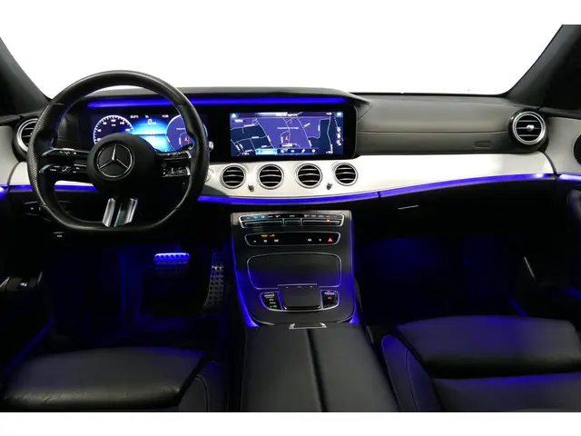 Mercedes-Benz E-Klasse 200 AMG Line 2020 Benzine 23