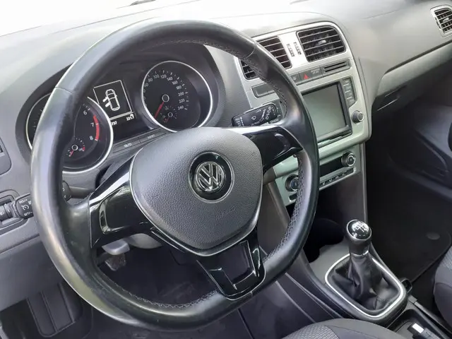Volkswagen Polo 1.2 TSI Highline *Cruise*Navi* 2016 Benzine 13