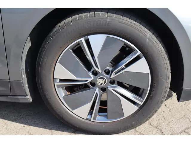 Škoda Enyaq iV 60 2022 Elektrisch 12