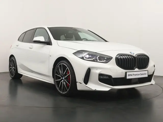BMW 1 Serie 118i 2024 Benzine 7