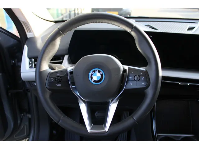 BMW iX2 eDrive20 2025 Elektrisch 11