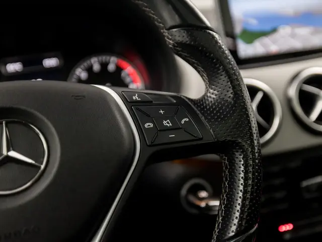 Mercedes-Benz B-Klasse 200 AMG Sport 2013 Benzine 23