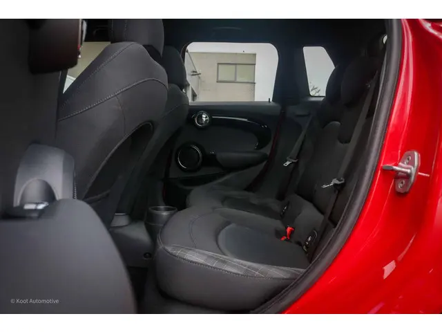 MINI Cooper Mini 1.5 JCW 2017 Benzine 28