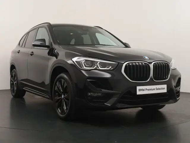 BMW X1 xDrive20i High Executive 2021 Benzine 7