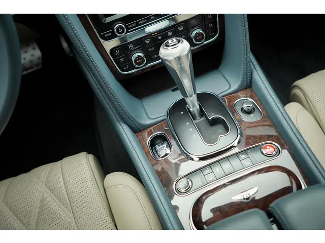 Bentley Flying Spur 6.0 W12 2016 Benzine 86