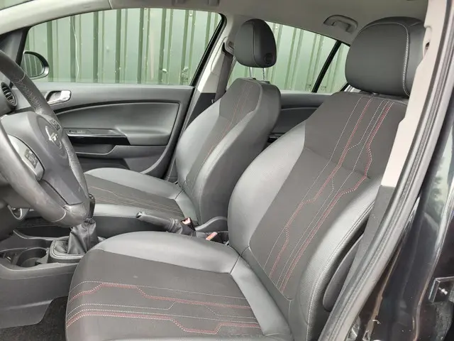 Opel Corsa 1.2 Rhythm NAVI 1e Eigenaar 2013 Benzine 9