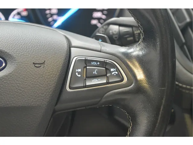 Ford Kuga 1.5 EcoBoost Vignale 2018 Benzine 17