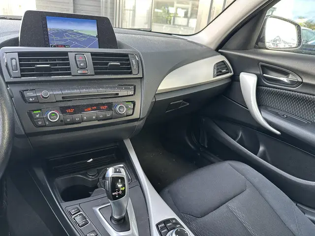 BMW 1 Serie 116i Executive 2013 Benzine 13