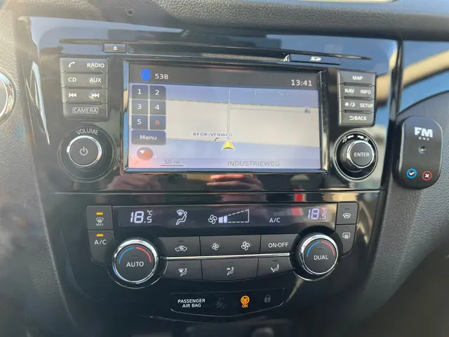 Nissan QASHQAI 1.2 Premier Edition 2014 Benzine 21