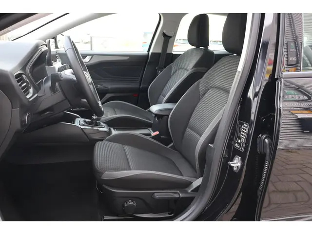Ford Focus Wagon 1.0 EcoBoost Connected 2022 Benzine 9