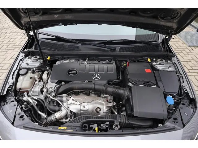 Mercedes-Benz A-Klasse 250 Premium Plus 2018 Benzine 20