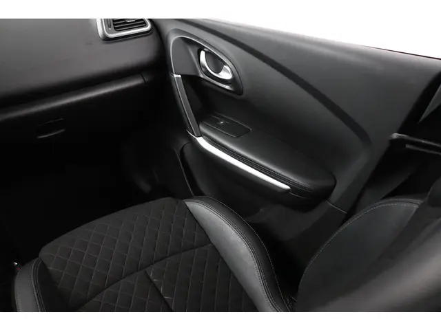Renault Kadjar 1.3 TCe 140 Intens 2021 Benzine 29