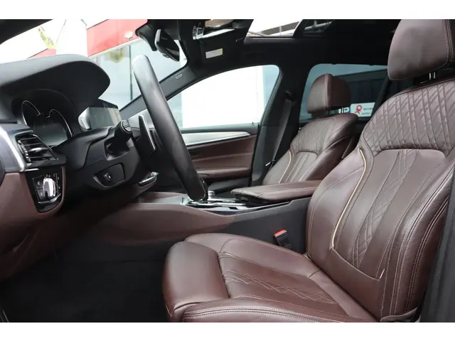 BMW 5 Serie Touring 530i High Executive 2018 Benzine 6