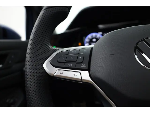 Volkswagen Golf Variant 1.5 eTSI R-Line DSG 2024 Benzine 11