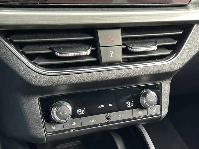 Škoda Kamiq 1.5 TSI ACT Scoutline 2021 Benzine 32