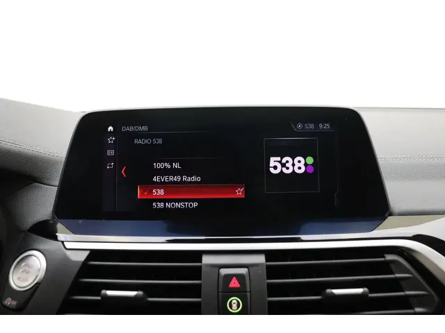 BMW X3 xDrive20i High Executive 2021 Benzine 32