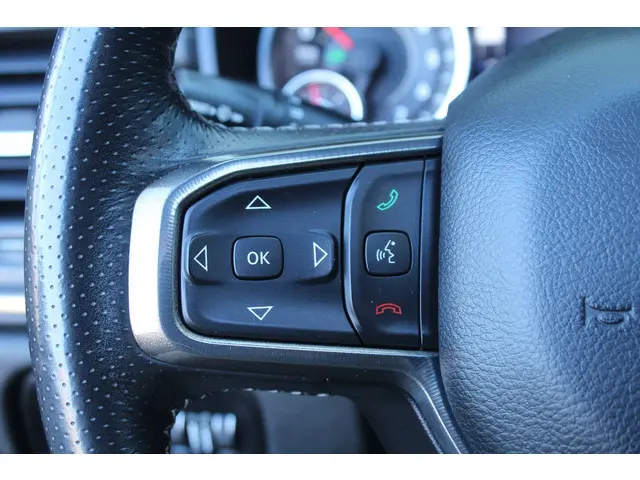 Dodge Ram 1500 5.7 V8 4x4 Crew Cab Laramie 2021 LPG/Gas 10