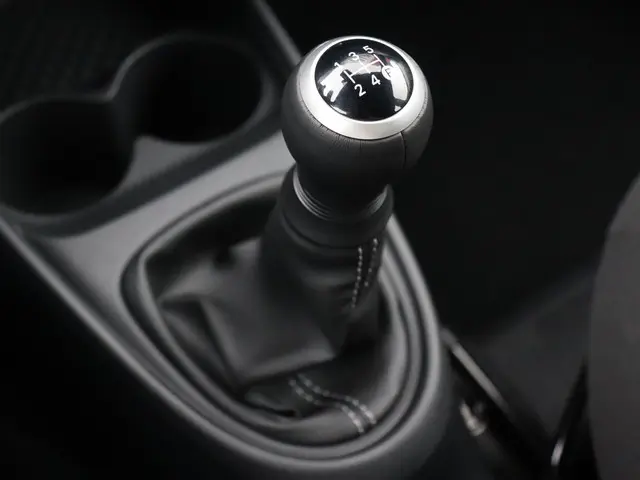 Toyota Aygo X 1.0 VVT-i Play 2025 Benzine 24