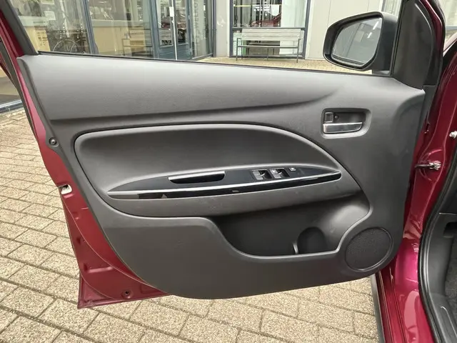 Mitsubishi Space Star 1.0 Intense 2016 Benzine 8